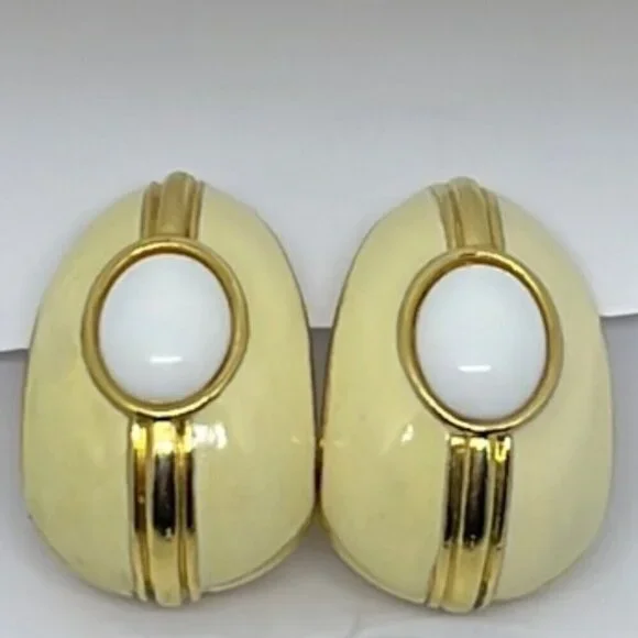 Vintage Gold Tone and Cream Enamel with Thermoset Cabochon Pierced Earrings - Picture 1 of 8
